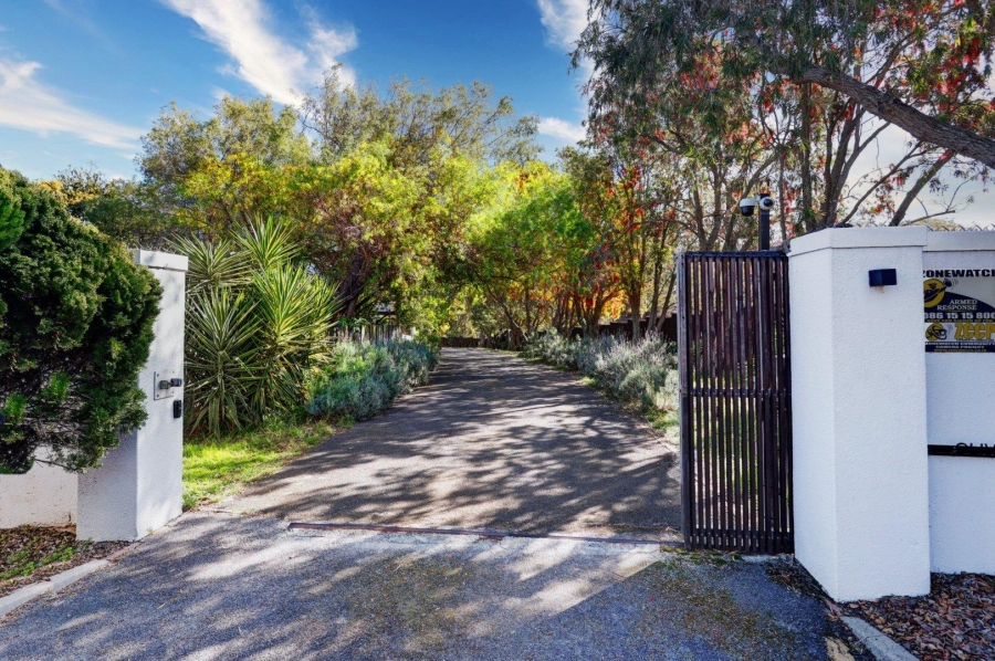 4 Bedroom Property for Sale in Loevenstein Western Cape